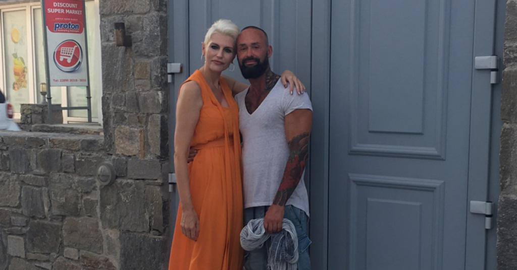 Žena poznala manžela na internetu. Šli na rande a pak se ukázalo, že je spojuje něco více, než sympatie! Náhledový obrázek