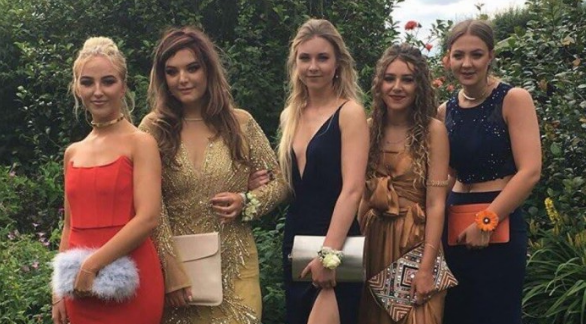 Tato fotografie se stala hitem internetu. Dokáže poznat, co je na ní divného? Náhledový obrázek