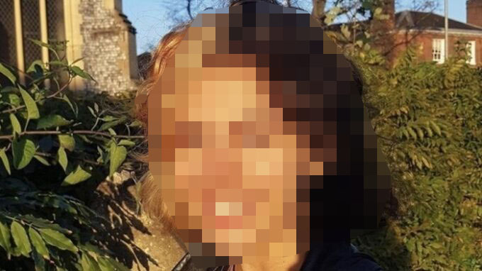 Mladá žena se rozhodla odstranit svou důležitou část těla! Její situace není dobrá, o co prosí druhé? Náhledový obrázek