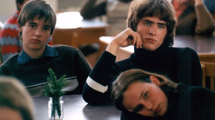 Jak se změnili herci z Pelíšků od natáčení tohoto kultovního snímku? Dnes byste je možná nepoznali! Náhledový obrázek