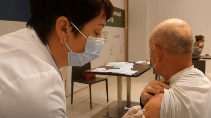 Covid opět sílí: Jaké jsou nejčastější nové příznaky?  Náhledový obrázek