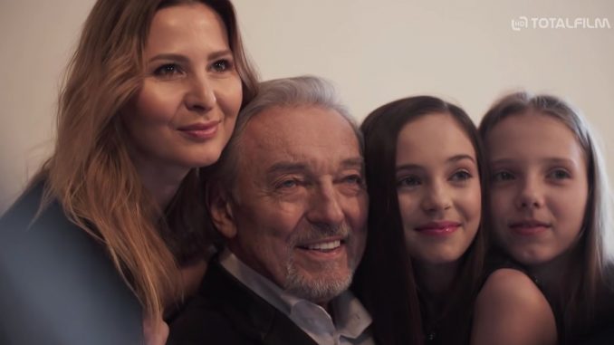 Jsou to už 3 roky, co nás Karel Gott opustil. Kolik peněz získala Ivana s dcerami po smrti zpěváka Náhledový obrázek