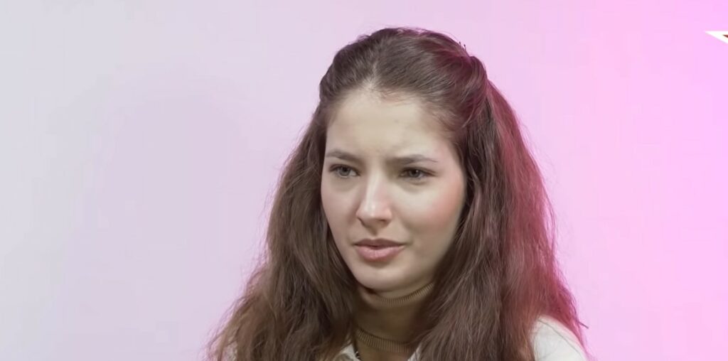 Sandeva narychlo opustila Česko. Kam zmizela a jak tuhle situaci vyřeší Jakub Prachař? Náhledový obrázek