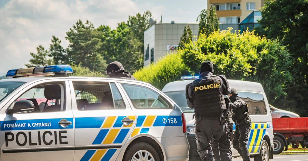 Obrovská tragédie v Česku. 3 měsíční miminko zemřelo. Tohle udělali tiší a klidní sousedi. Detaily Náhledový obrázek