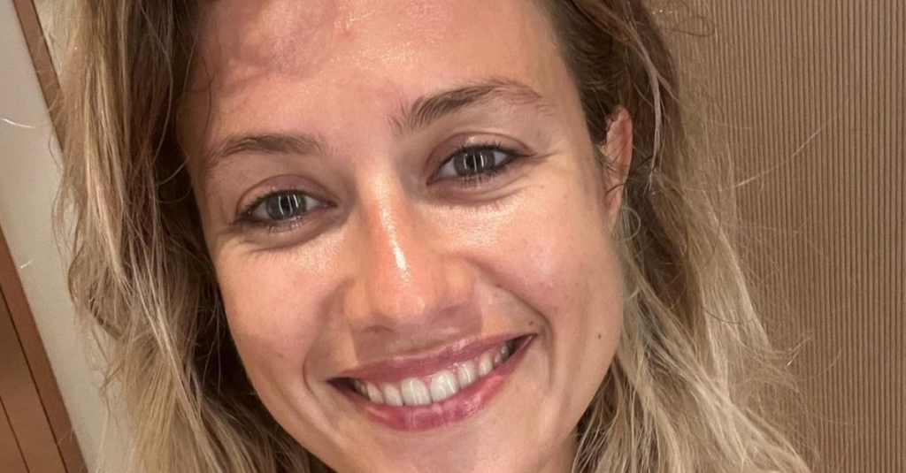 Emma Smetana s partnerem prosí Čechy o pomoc, jsou naprosto zoufalí. Tohle se jim stalo Náhledový obrázek