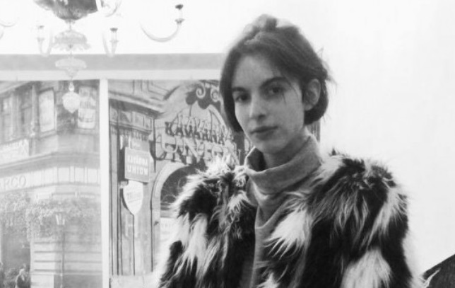 Tragický příběh Nely Moravcové. Přežila týrání a pokus o sebevraždu. Pak zemřela. Její přátelé posmrtně splnili její sen Náhledový obrázek