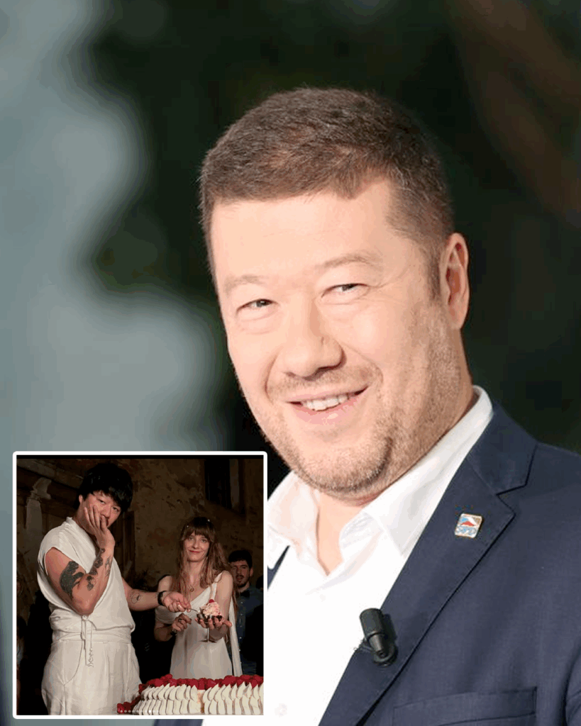 Proč Tomio Okamura chyběl na samurajské svatbě syna? Jeho mlčení vyvolalo vlnu otázek Náhledový obrázek