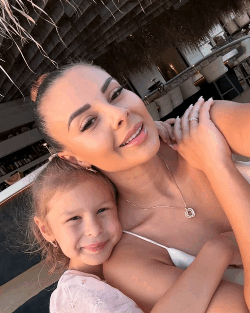 Monika Bagárová dojala fanoušky: Dcera Rumie na nové fotce získala přezdívku „malá Špagetka“ Náhledový obrázek