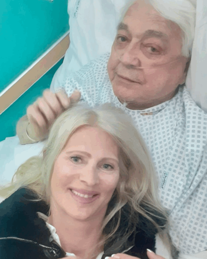 Obvinění z podvodu: Přítelkyně Jiřího Krampola čelí tvrdé kritice, blízký přítel její vztah popírá Náhledový obrázek