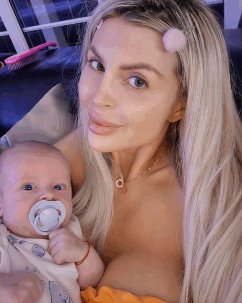 Pět měsíců lásky a nových výzev: Lela Vémola sdílela něžné vyznání o malém Arniem Náhledový obrázek